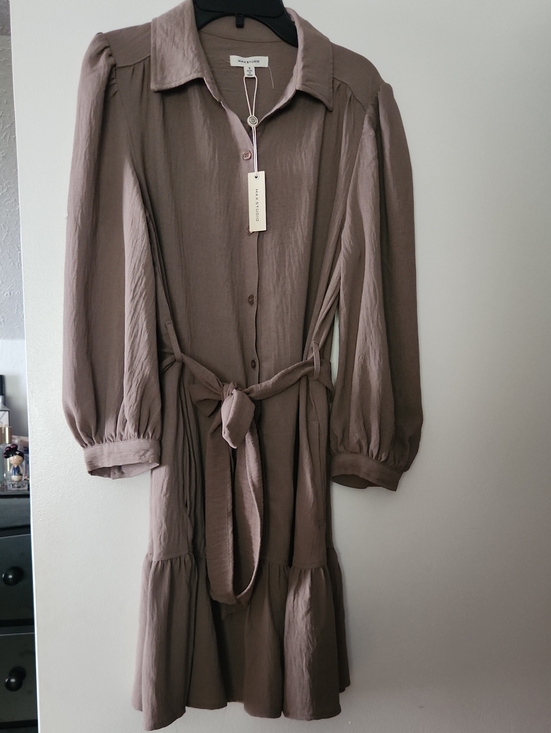 Max Studio Dresses & Skirts - NWT Max Studio Taupe Textured Button-Front Belted Dress Size Small